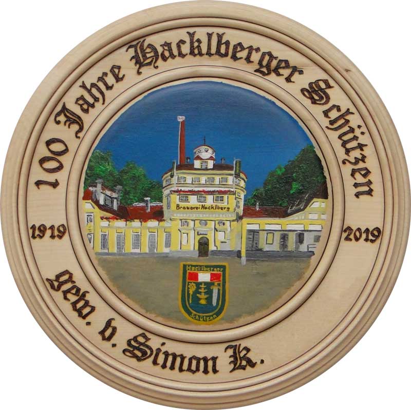 Eine Schützenscheibe mit der Brauerei Hacklberg aus Passau. 