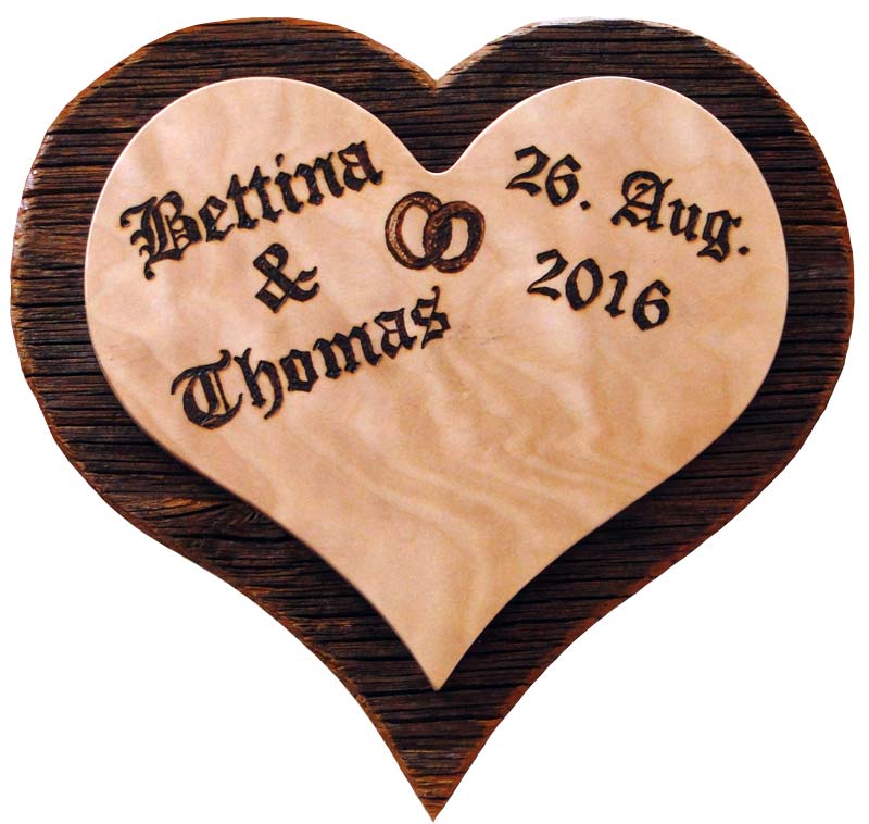 Hochzeitsherz aus Holz mit Gravur